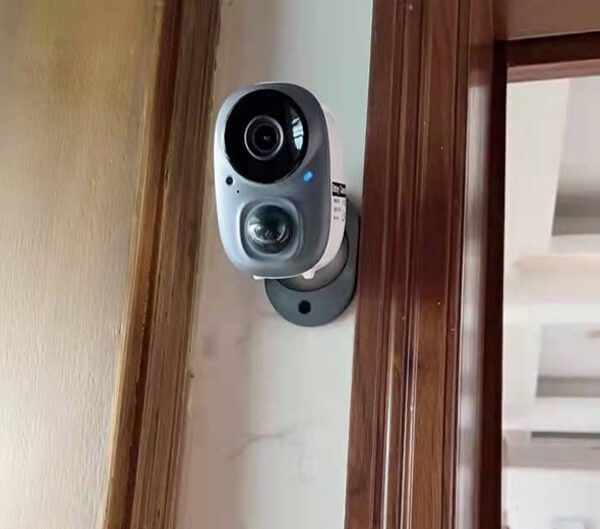 Wire-Free-Spotlight-Battery-Camera2 (1)